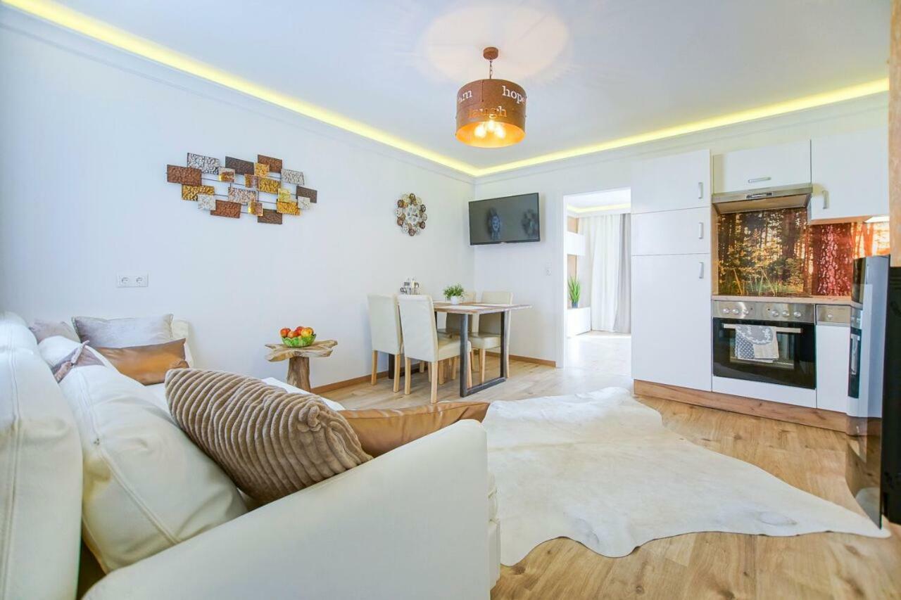 Auszeit Leoben 1 Mit Terasse Und Gratis Parkplatz Apartment Exterior photo
